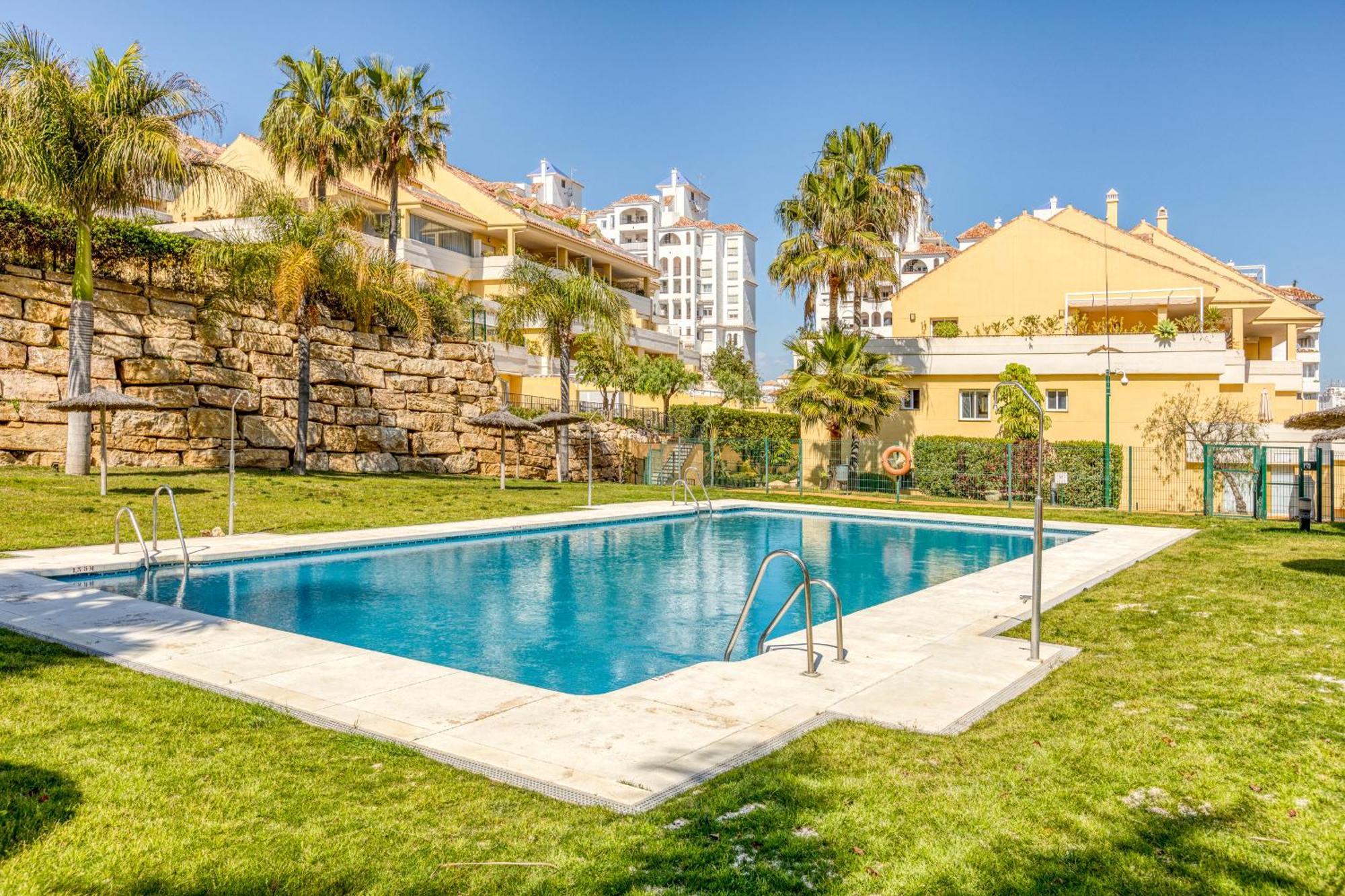 Hanami Puerto Alto Pa 3-1 Estepona Eksteriør billede